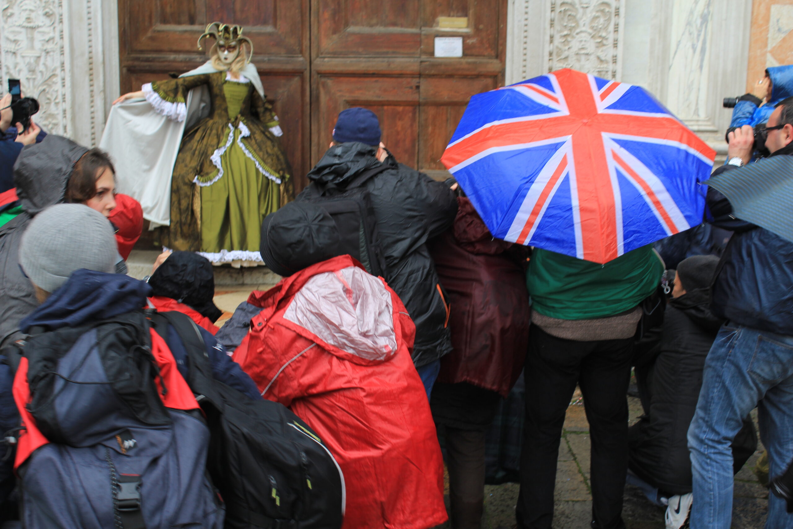 venice carnival crowds