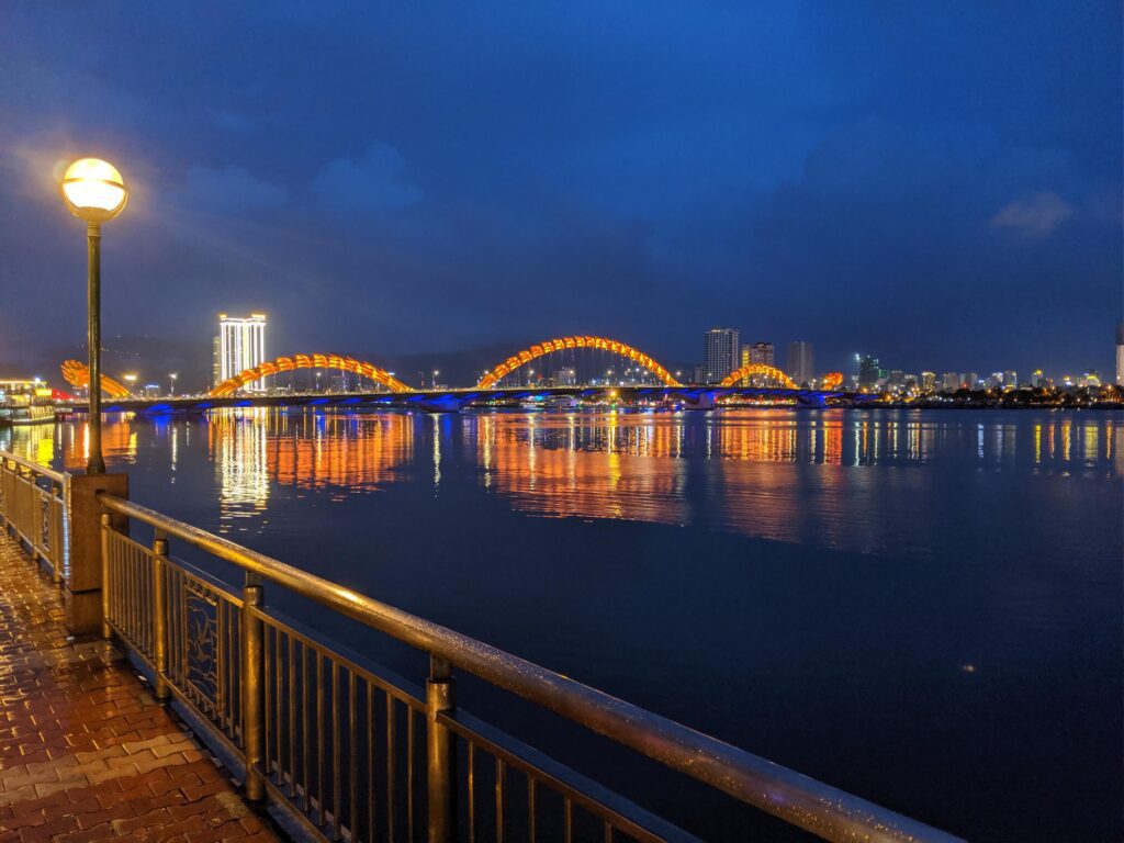 da nang vietnam bridge