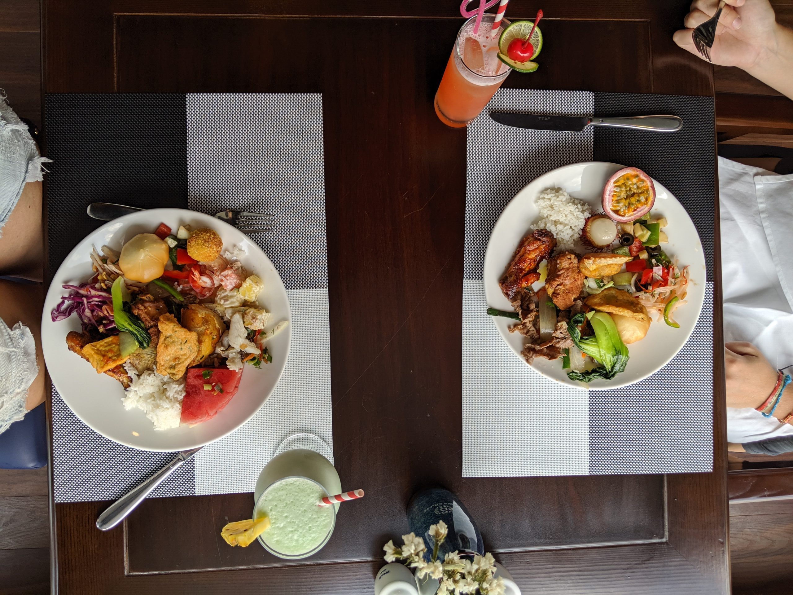 vietnam ha long bay cruise food