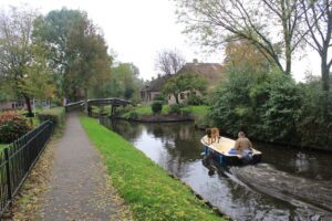 geithoorn: the venice of the netherlands