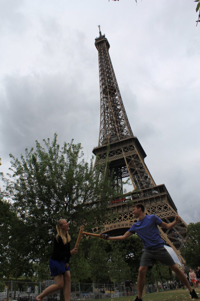 baguette fight eiffel tower