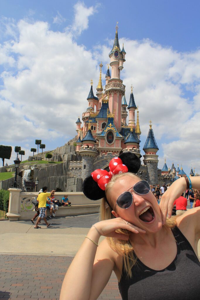 paris disneyland minnie mouse