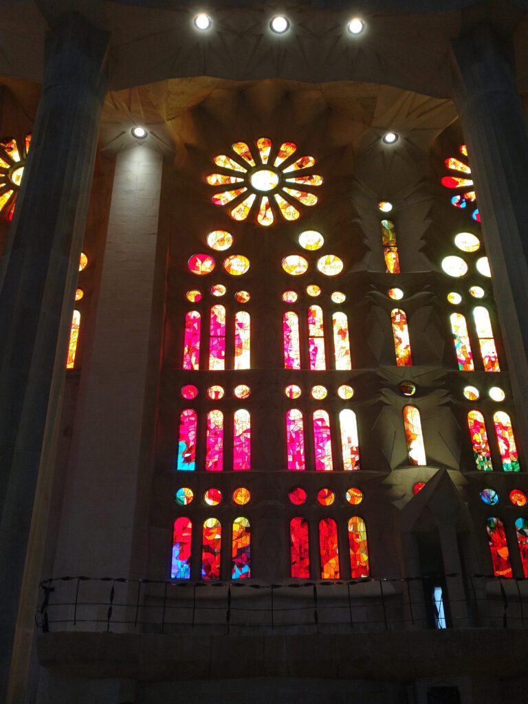 gaudi cathedral barcelona inside