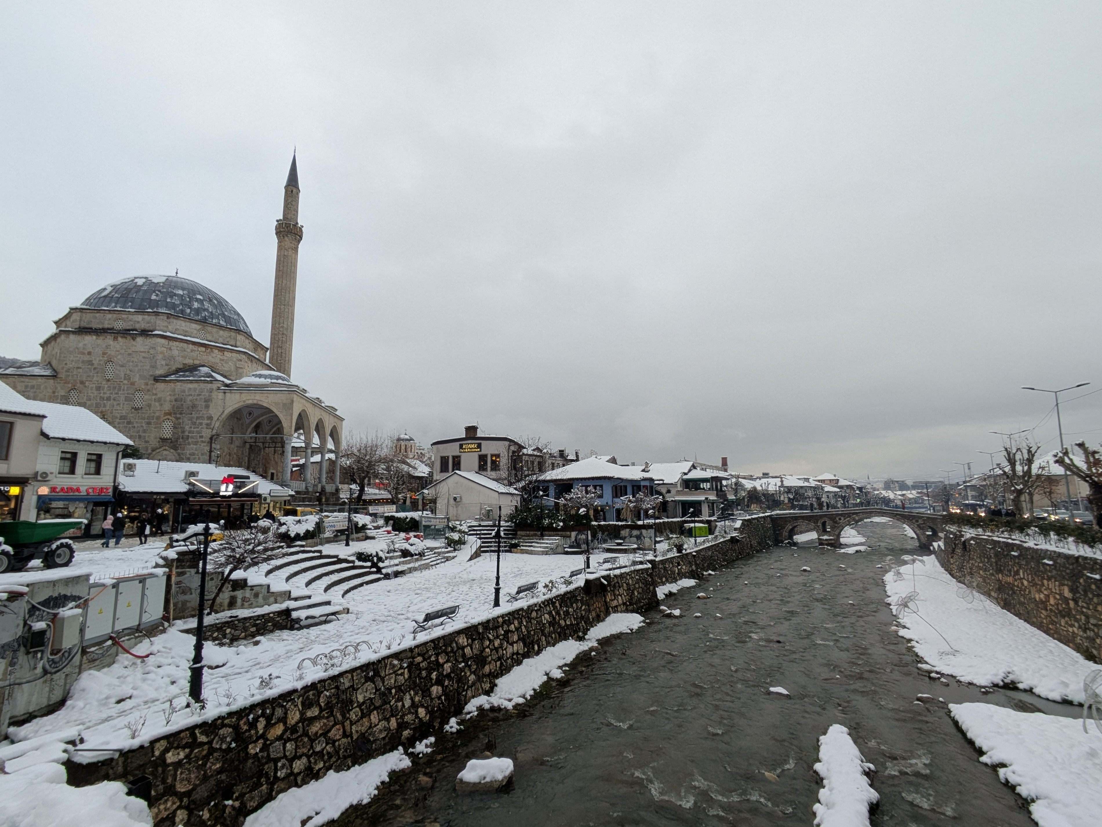 it’s pronounced kosovo not kosovo